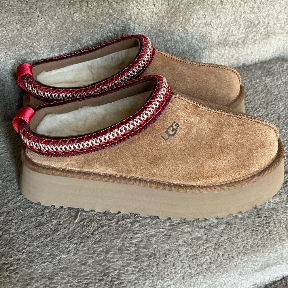 UGG Tasman Platforms